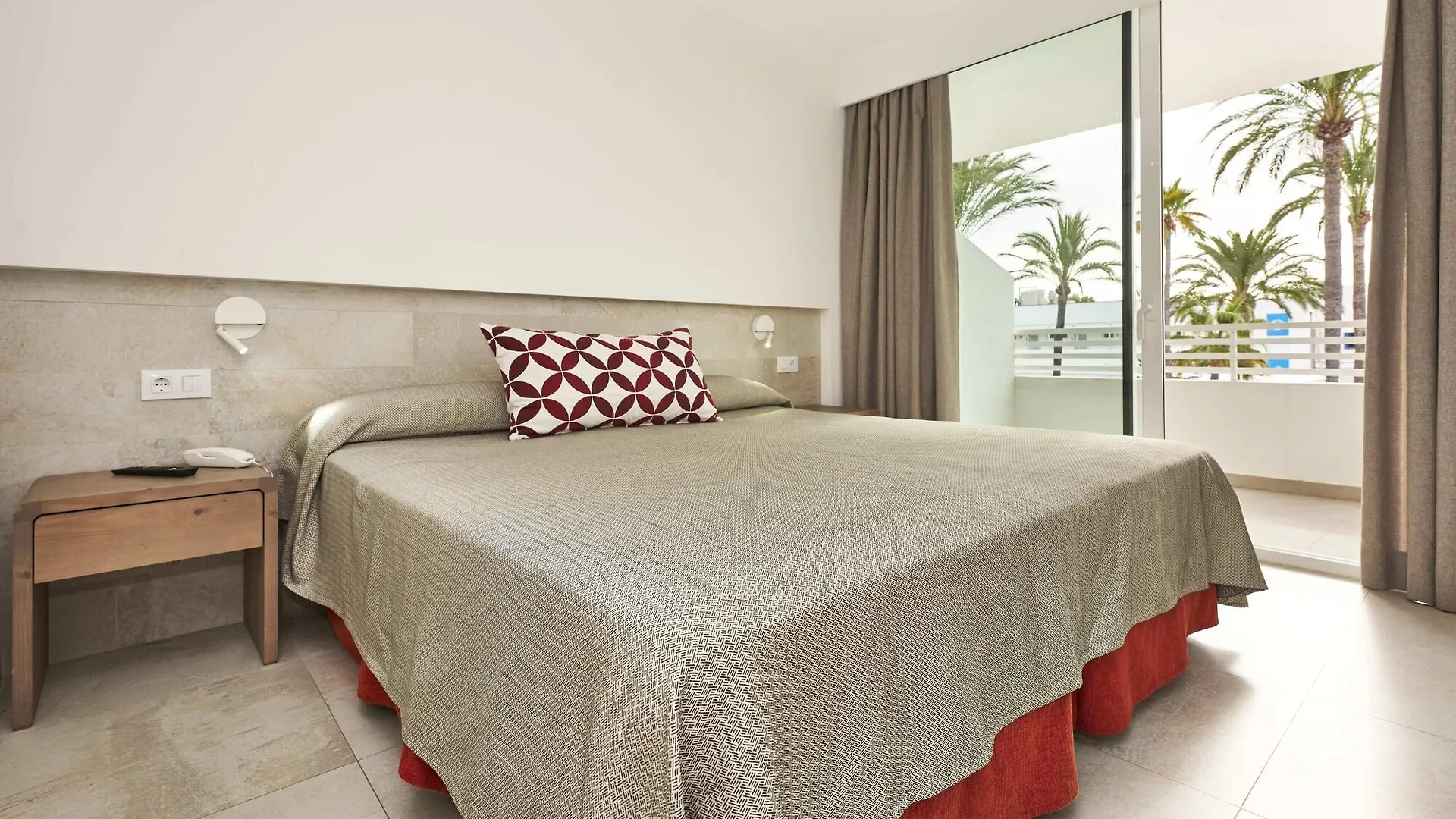 Hoposa Hotel & Apartaments Villaconcha Port de Pollenca 4*,