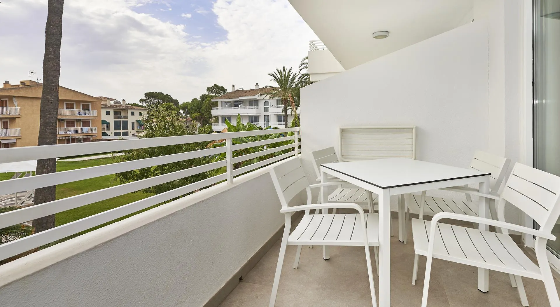 **** Aparthotel Hoposa Hotel & Apartaments Villaconcha Port de Pollenca Spain